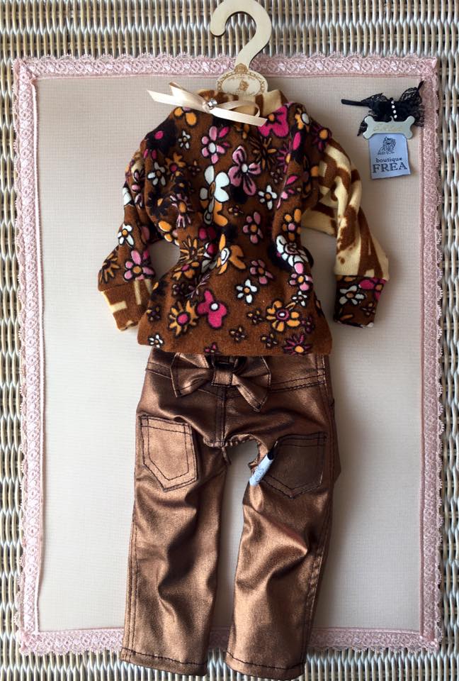 Пуловерче и дънки  “My Yorkie Fashion Icon collection by FREA”